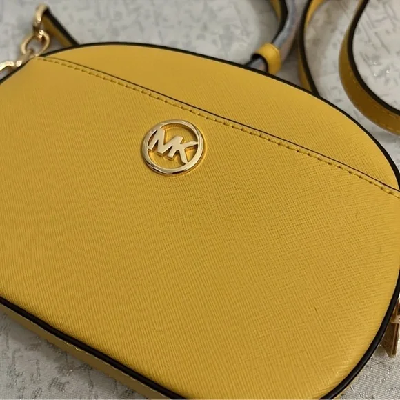 161. Michael Kors Crossbody - Picture 5 of 9
